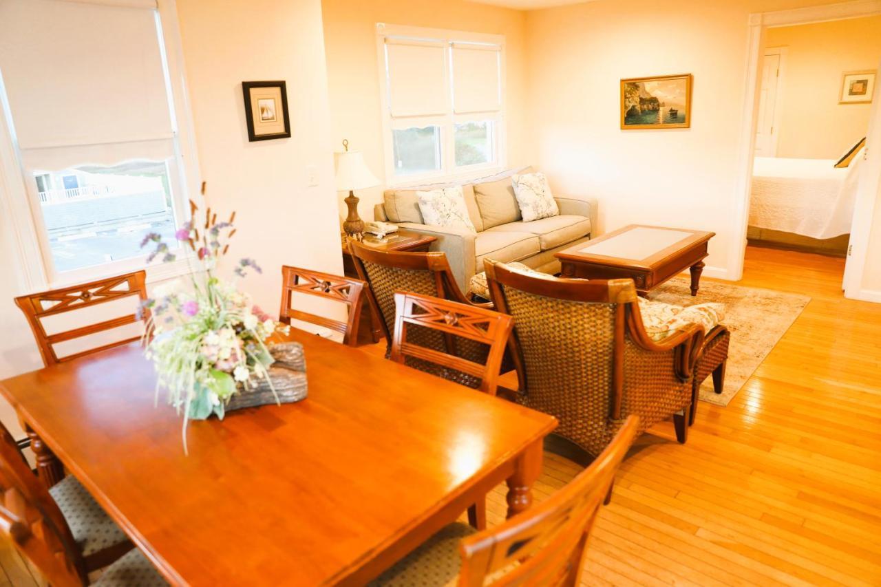 By The Sea Guests Bed & Breakfast And Suites Dennisport Chambre photo