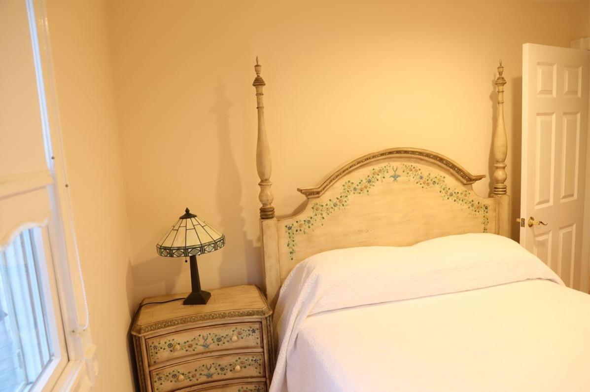 By The Sea Guests Bed & Breakfast And Suites Dennisport Chambre photo