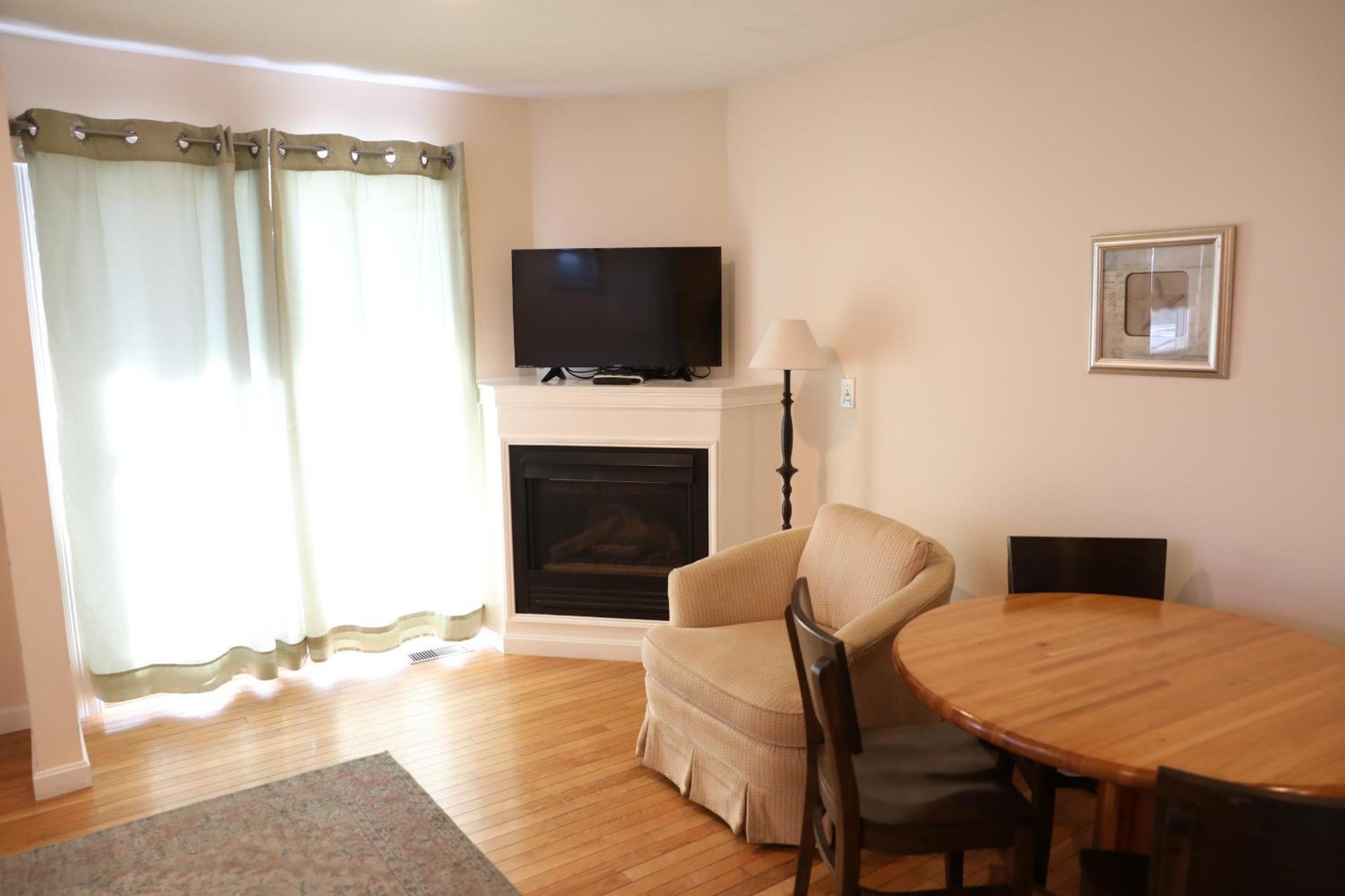 By The Sea Guests Bed & Breakfast And Suites Dennisport Chambre photo